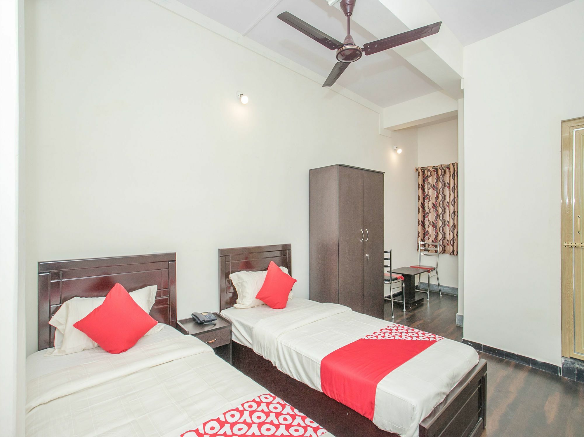 Hotel Oyo 14430 Sunshine Grand Bengaluru Zewnętrze zdjęcie